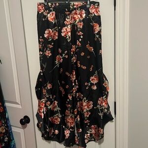 Roman’s size 16 Floral Ruffle Pants Pajamas beach cover up style, slits on sides